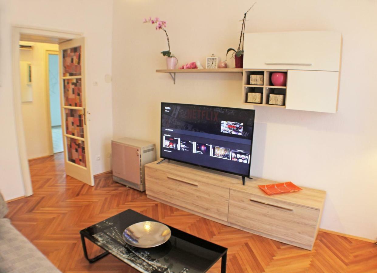 Orchidea In The Centre Apartment