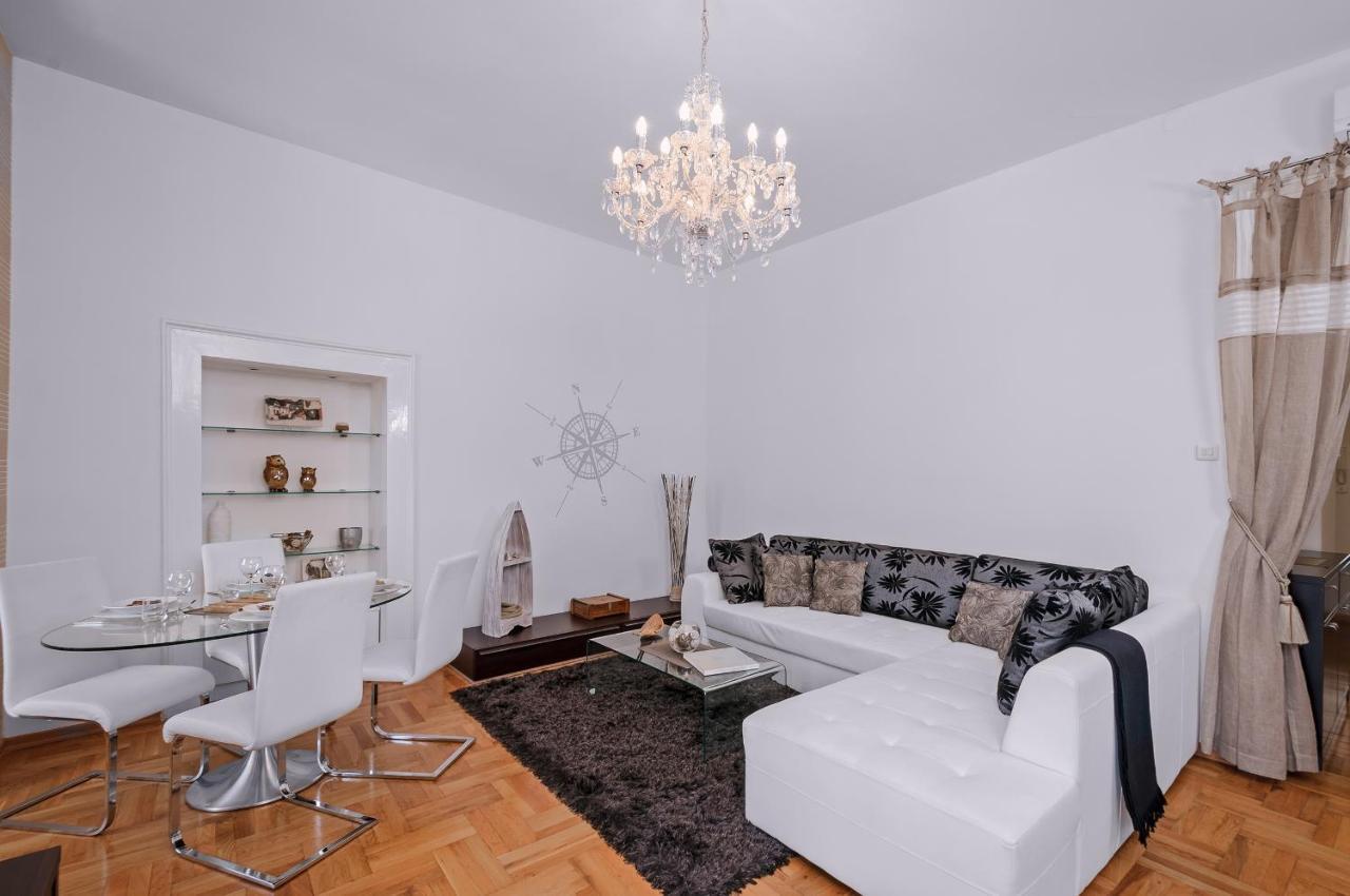 Guest house Riva Apartments Split