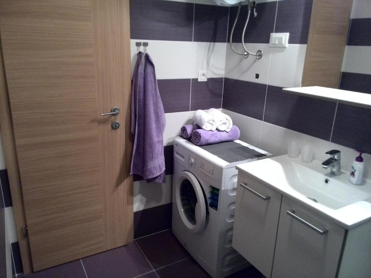Prestige With Free Parking Apartment *
