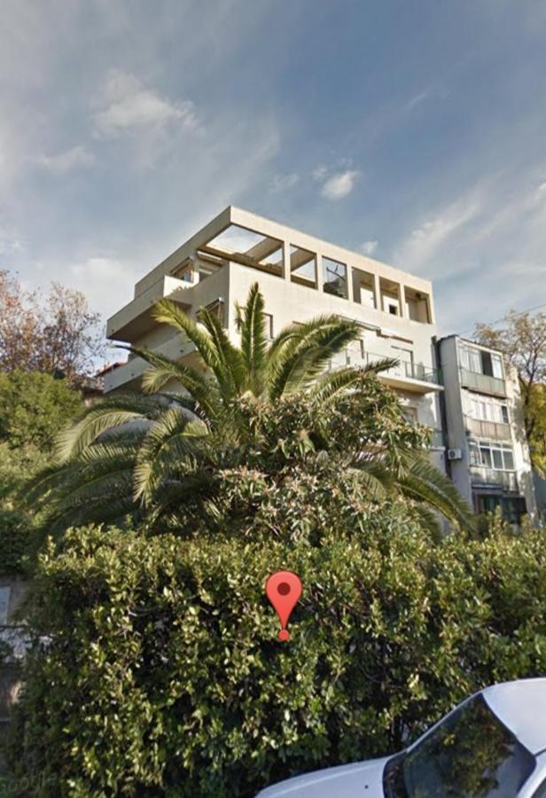 Apartment Mini Palais - Beachfront, 5 Min Center, Terrace Split