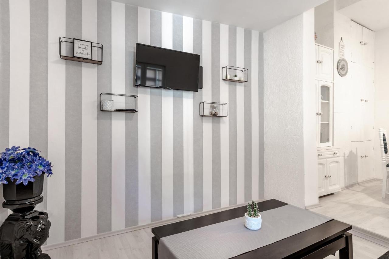 Heavenly Corner Apartment Split