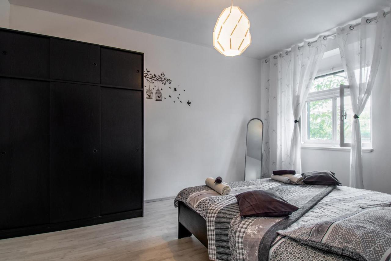 Heavenly Corner Apartment Split