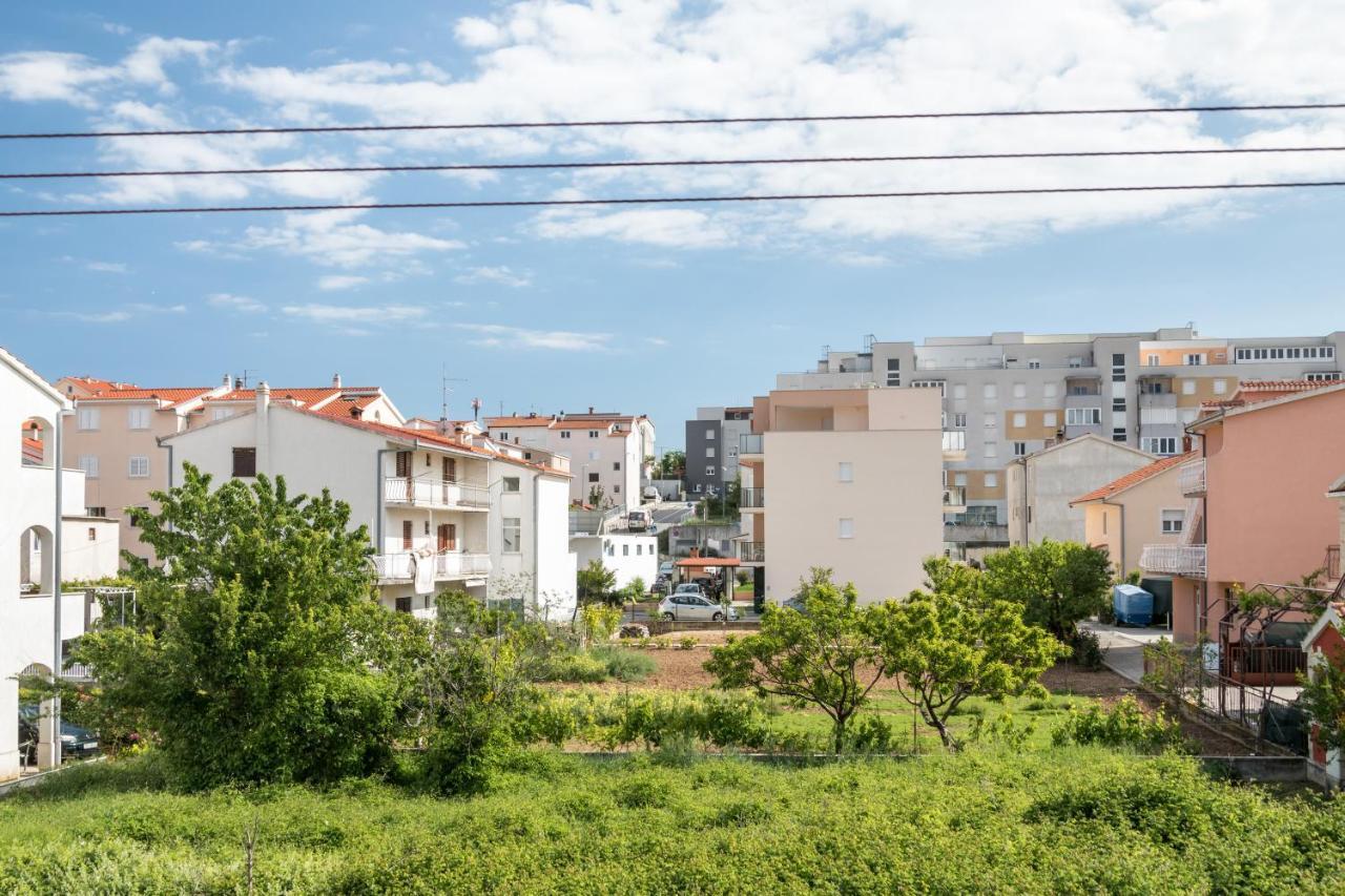 Seka's Family Apartment Split