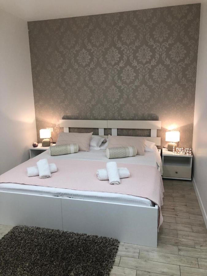 Apartment Sweet Dreams