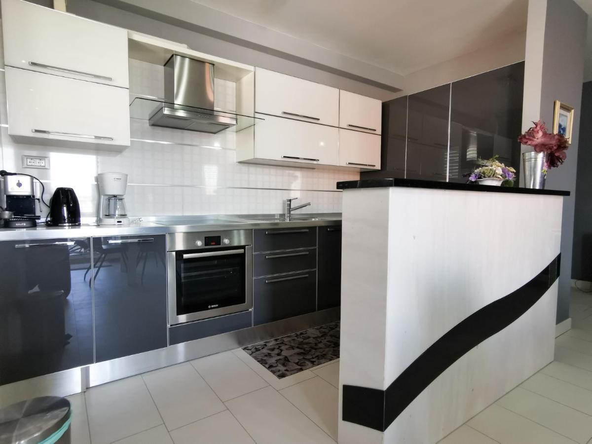 Veduta Luxury Apartment