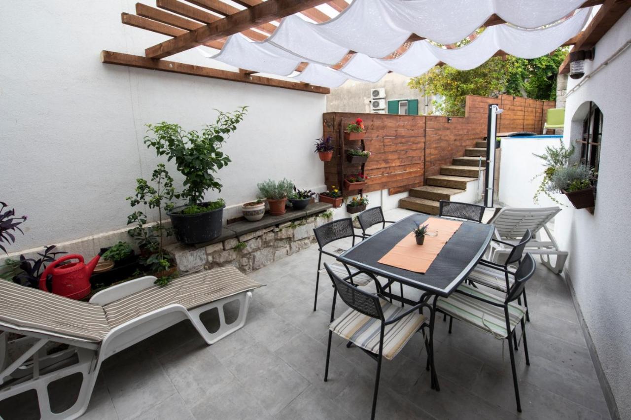 Elena Guest house