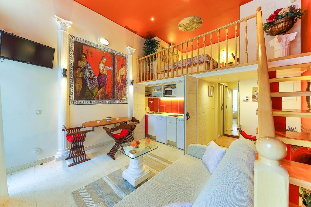 Ave Caesar Apartment Split