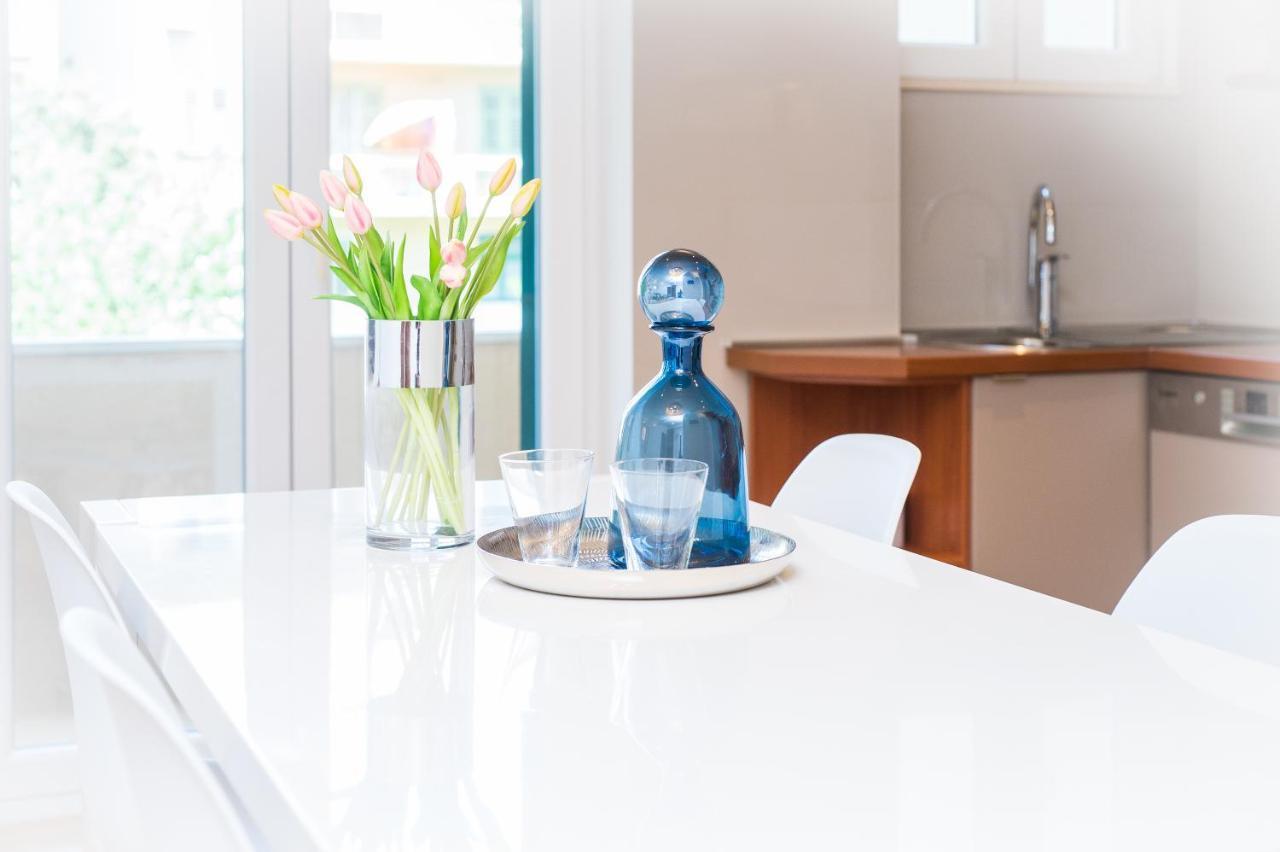 Franco's Spacious - Great Location Apartment