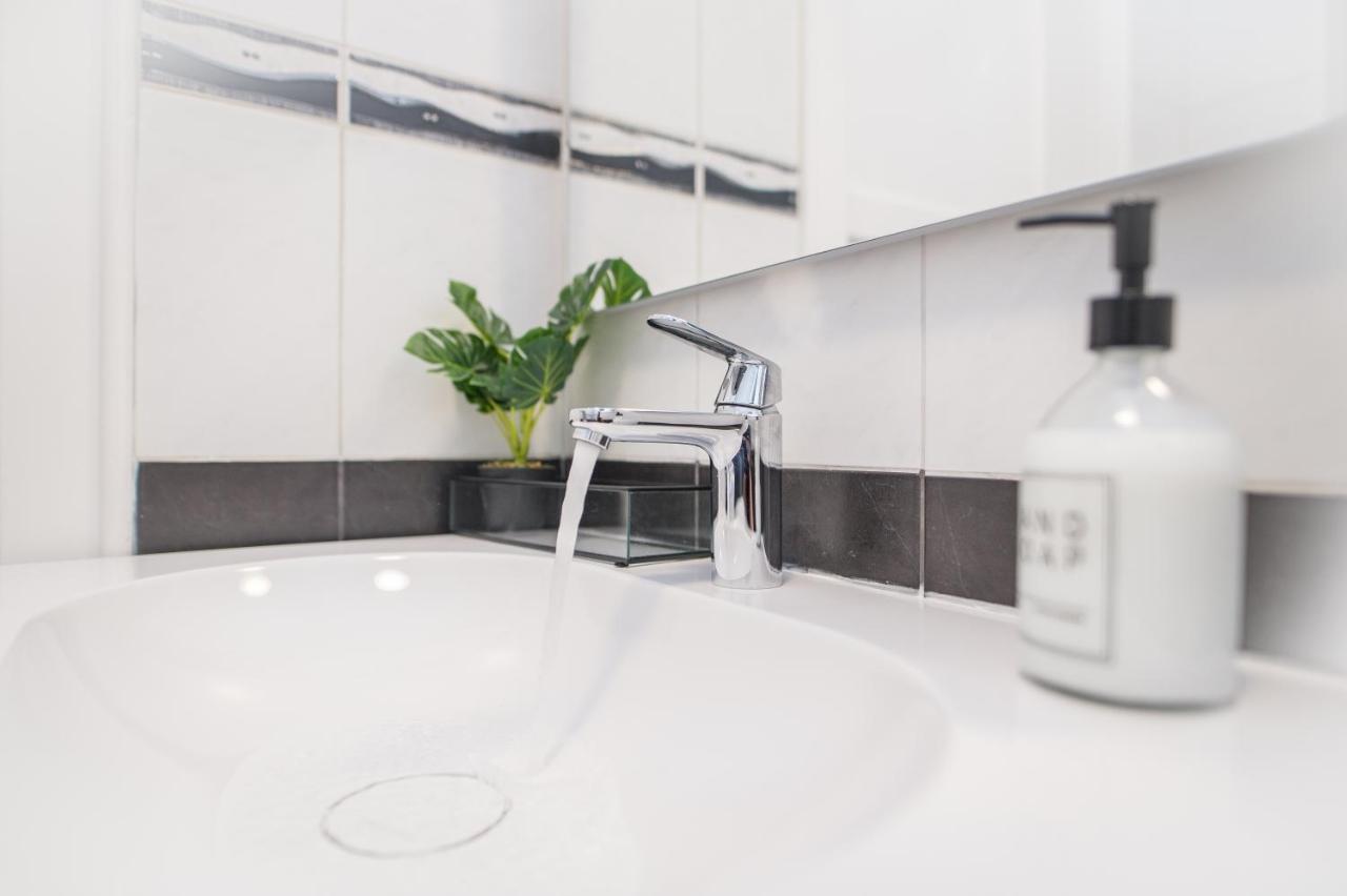 Apartman Franco's Spacious - Great Location