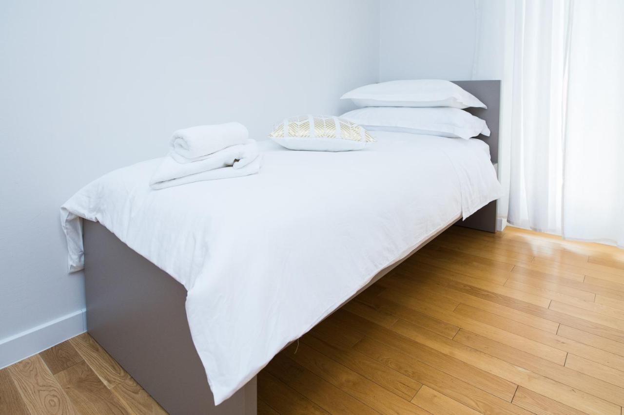 Franco's Spacious - Great Location Apartment Split