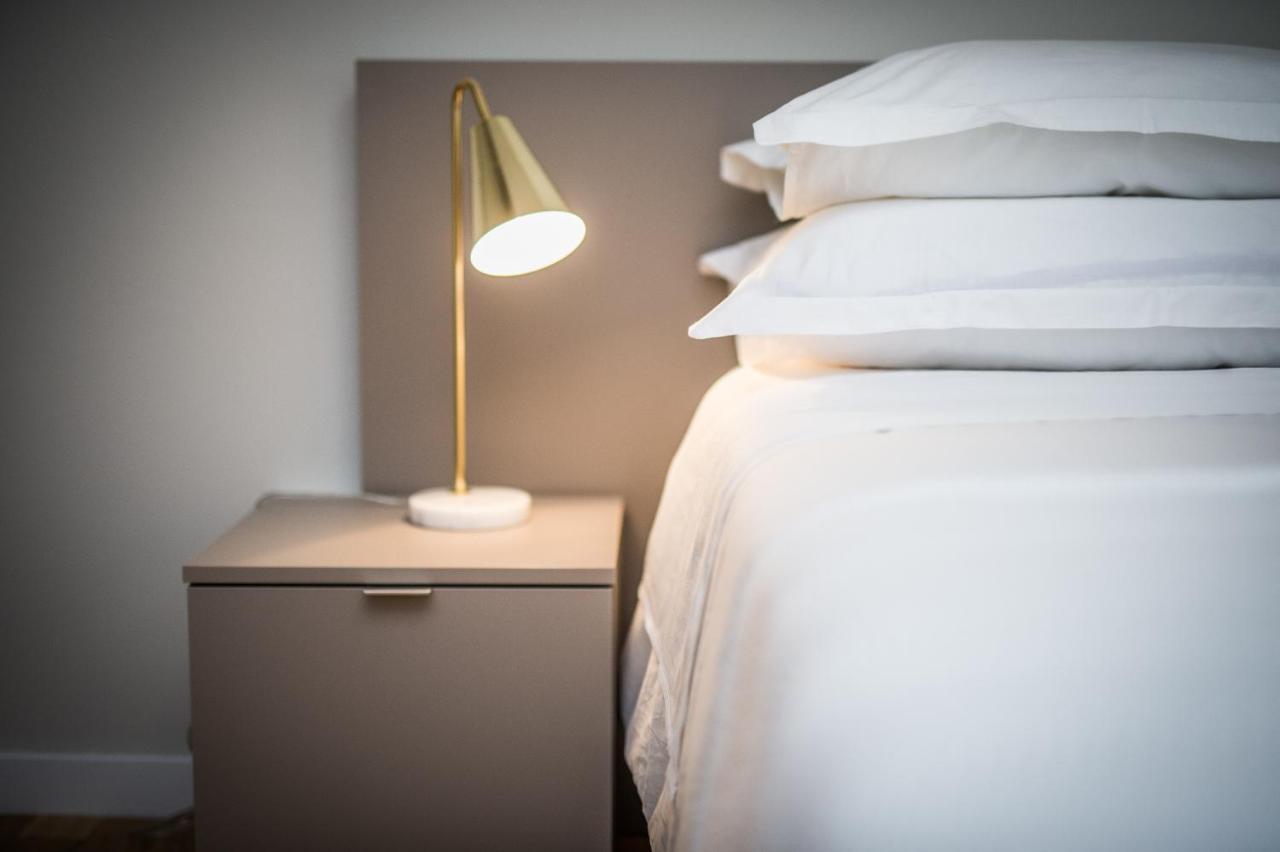 Franco's Spacious - Great Location Apartment