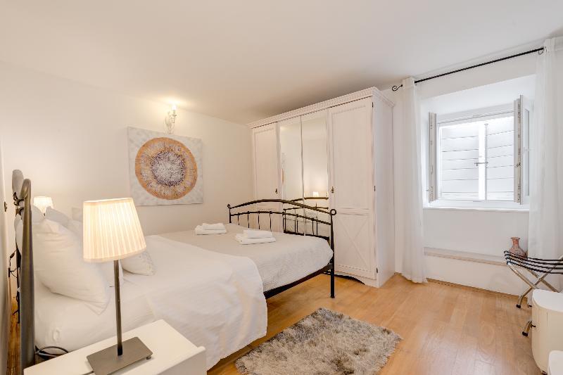 Temple Luxury & Guest house 4*