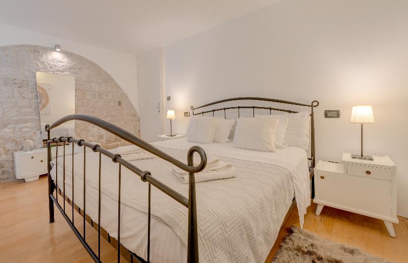 Temple Luxury & Guest house Split