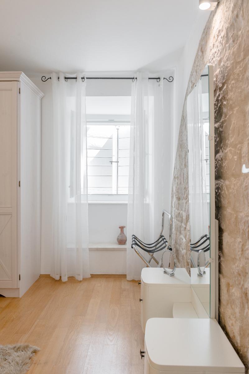 Temple Luxury & Split