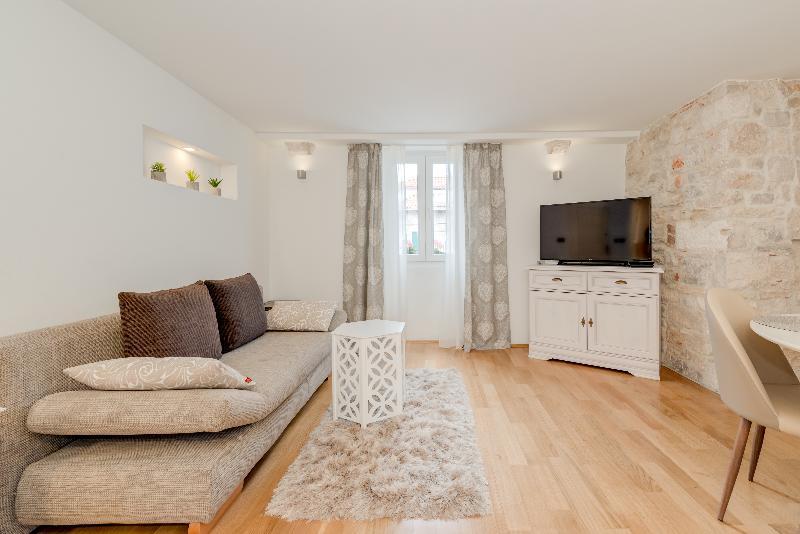 Guest house Temple Luxury & Split