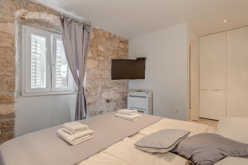 Temple Luxury & Guest house