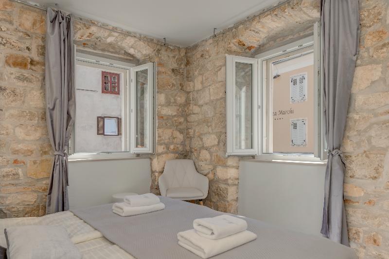 Guest house Temple Luxury & Split