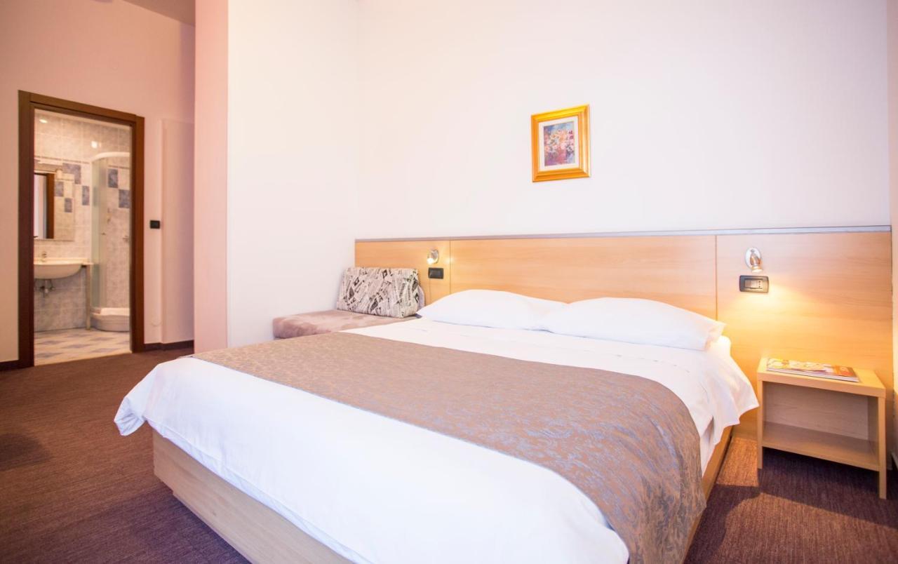 Hotel More 3*
