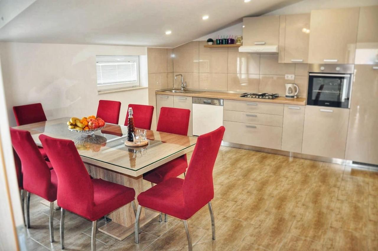 Apartment Doni *