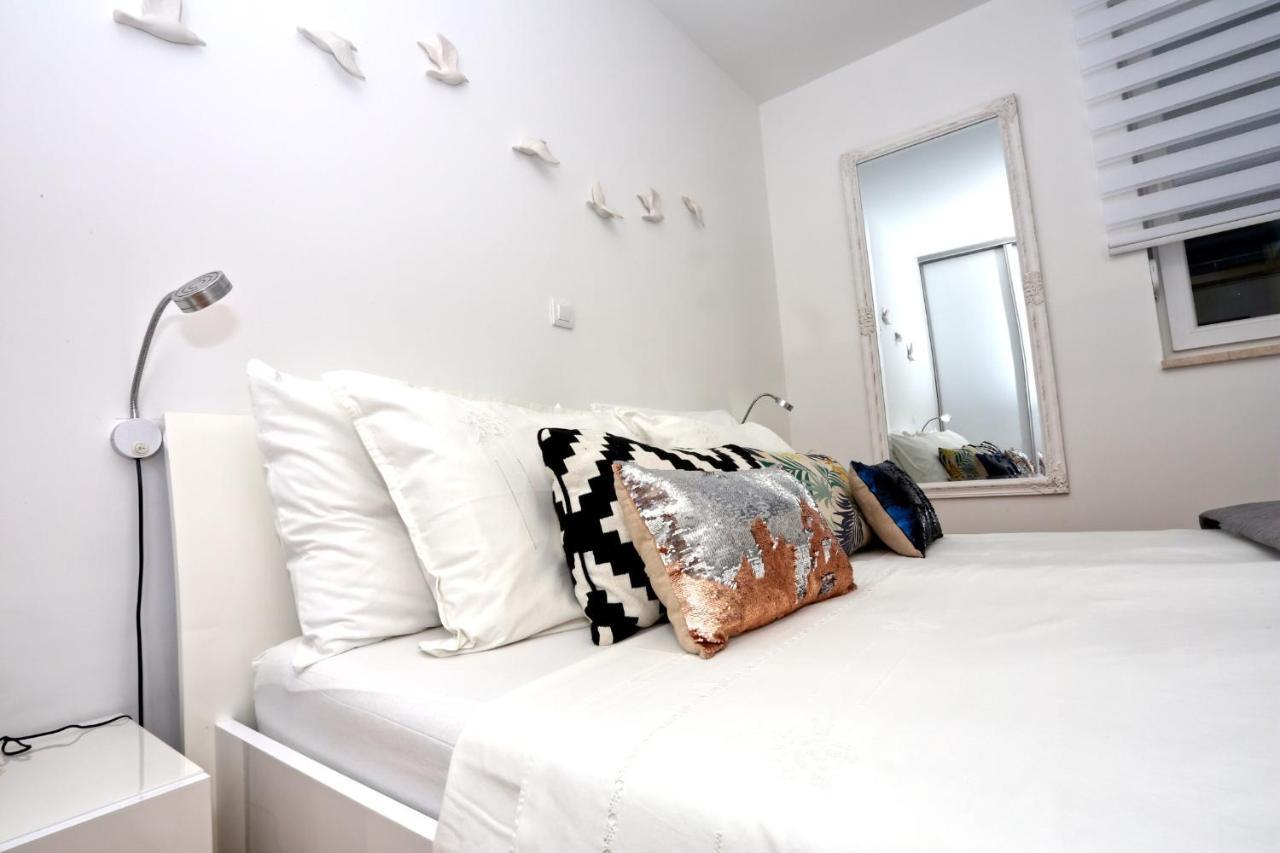 Apartment As's *