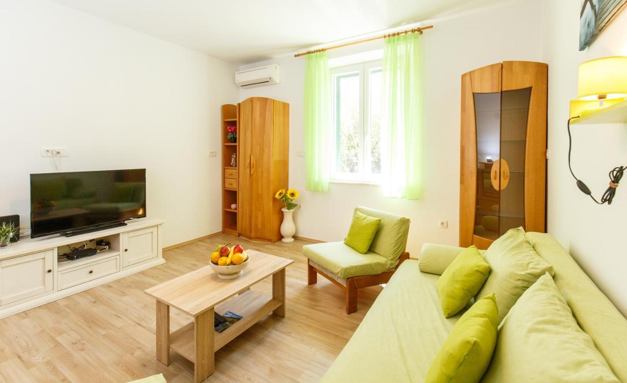 Apartment Forest *