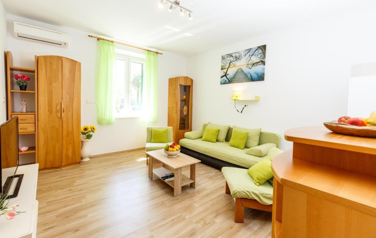 Forest Apartment *
