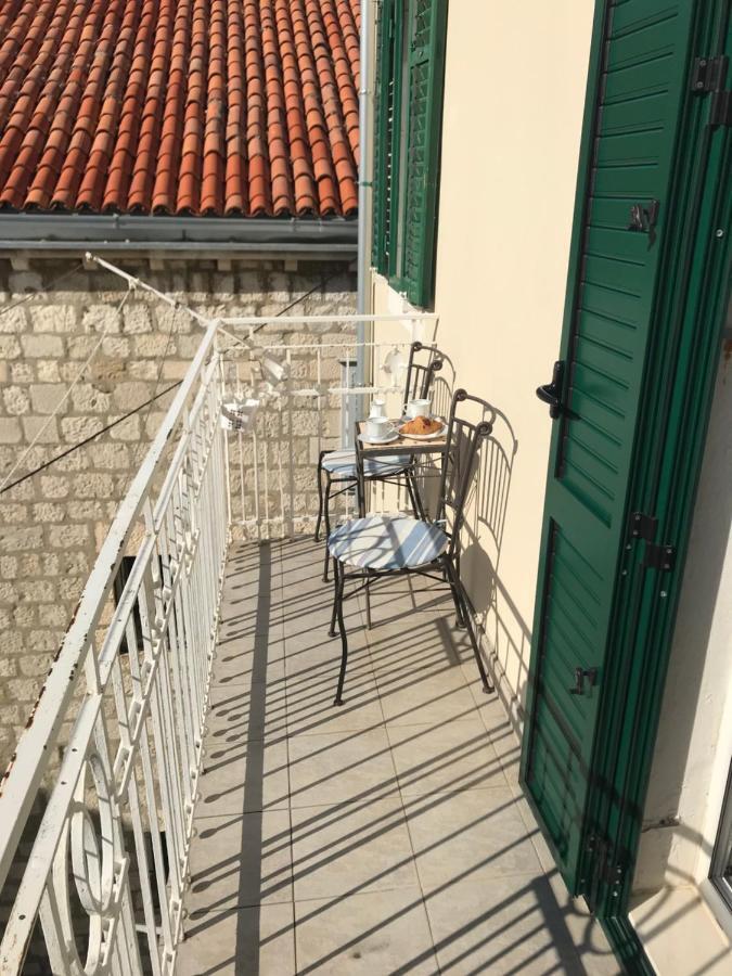 Old Town With Private Indoor Garage Parking *