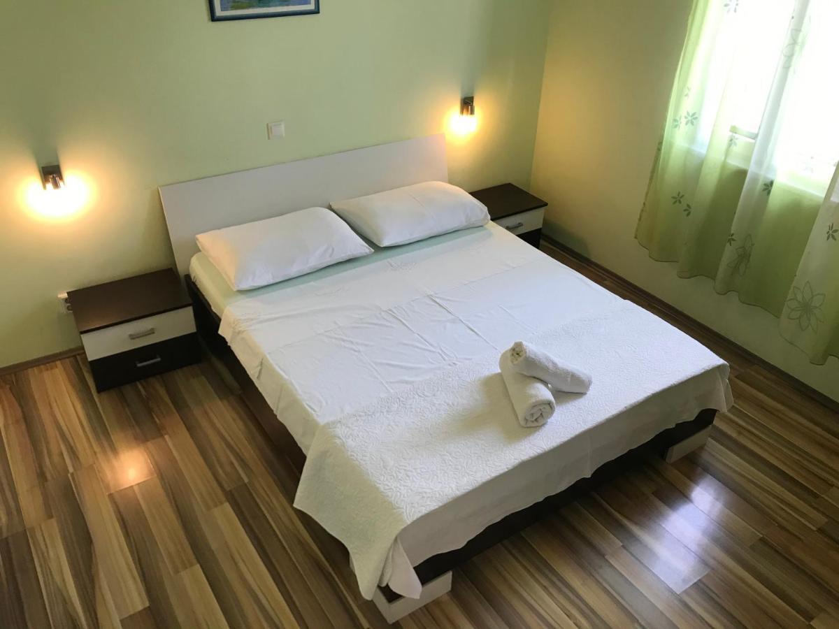 Old Town With Private Indoor Garage Parking Apartamento *