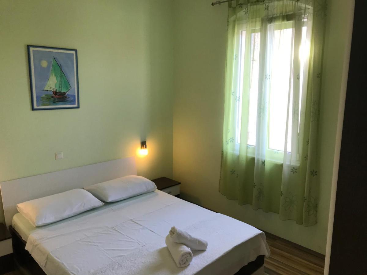 Old Town With Private Indoor Garage Parking * Split