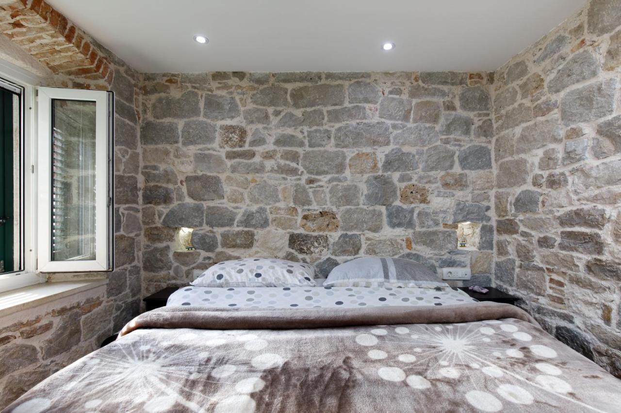 Luxury And Authentic Studio In Split Old Town Gostinjska kuća 3*