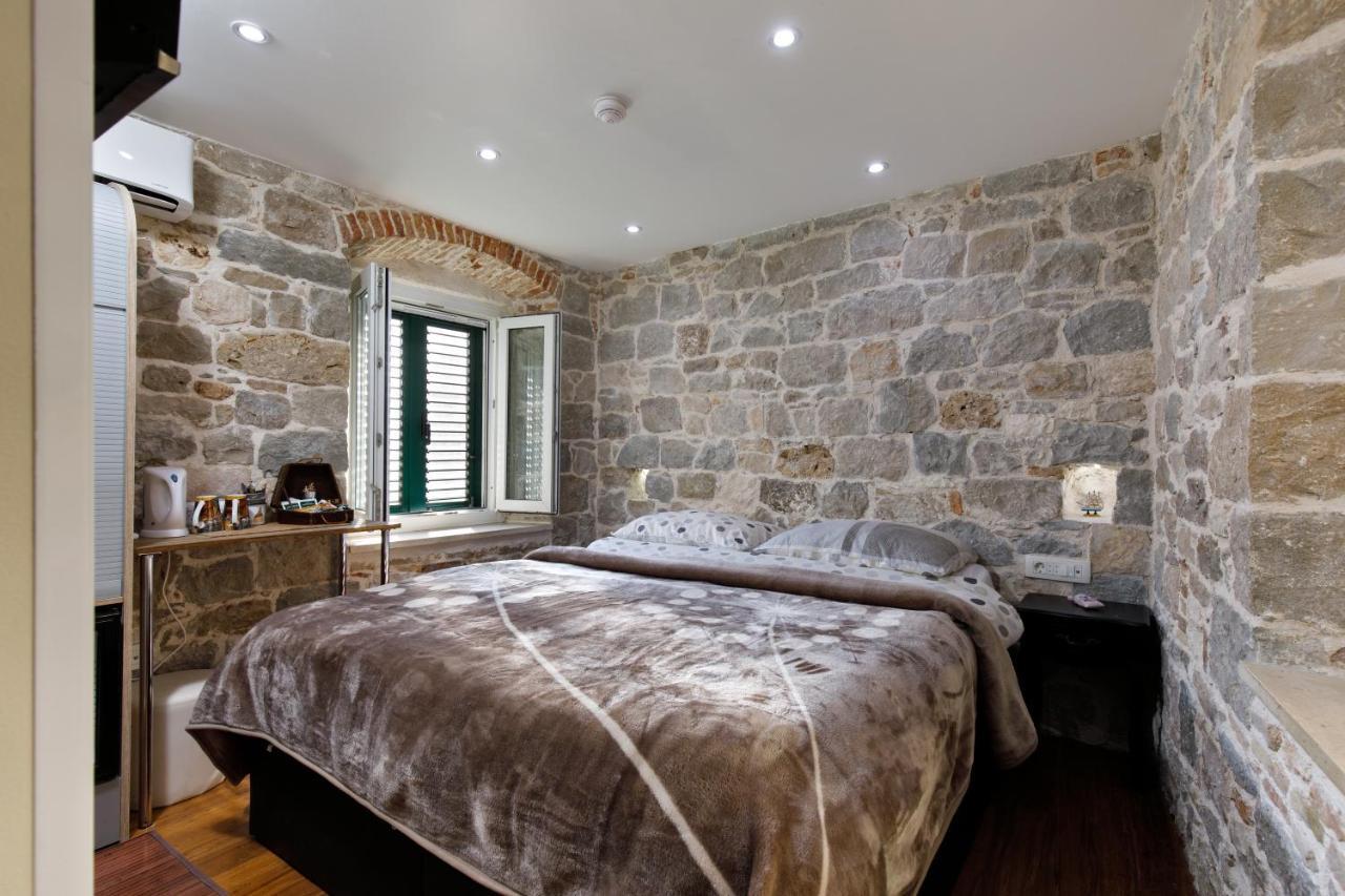Luxury And Authentic Studio In Split Old Town Gostinjska kuća