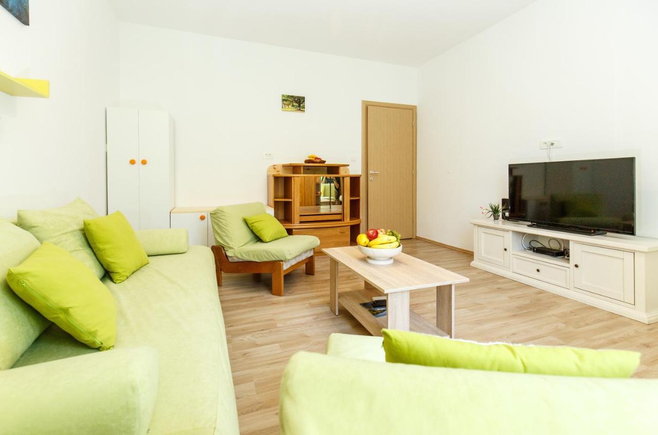 Forest Apartment