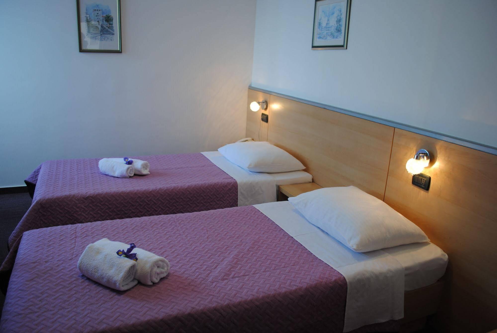 Hotel More