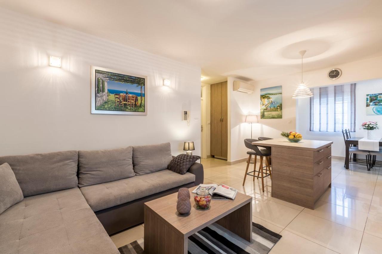 Varos Apartman *