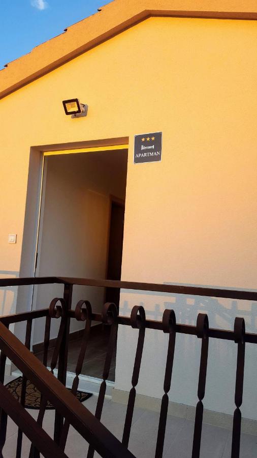 Apartment Doni