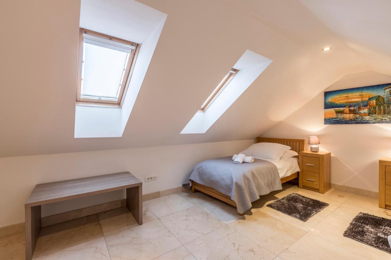Varos Apartman