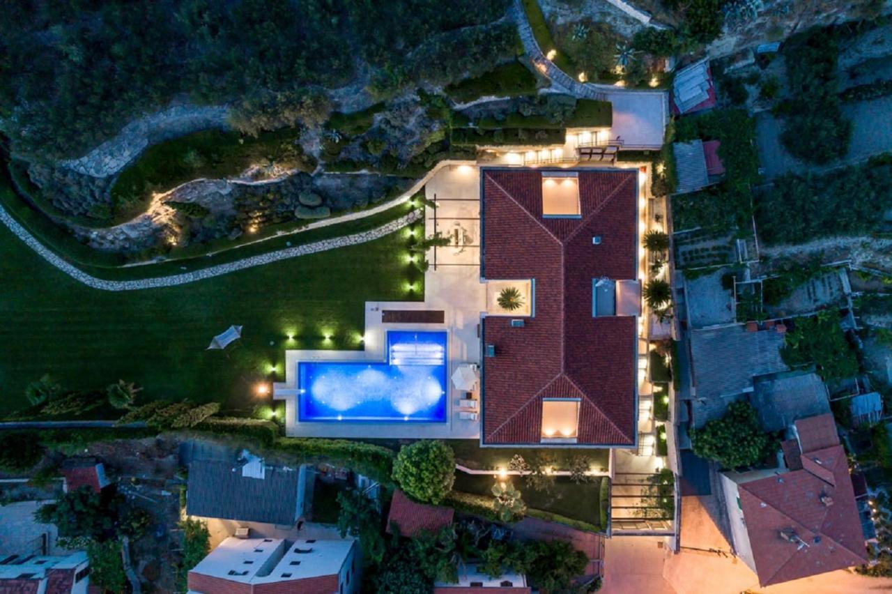 Villa Exclusive Marnano - Center Split