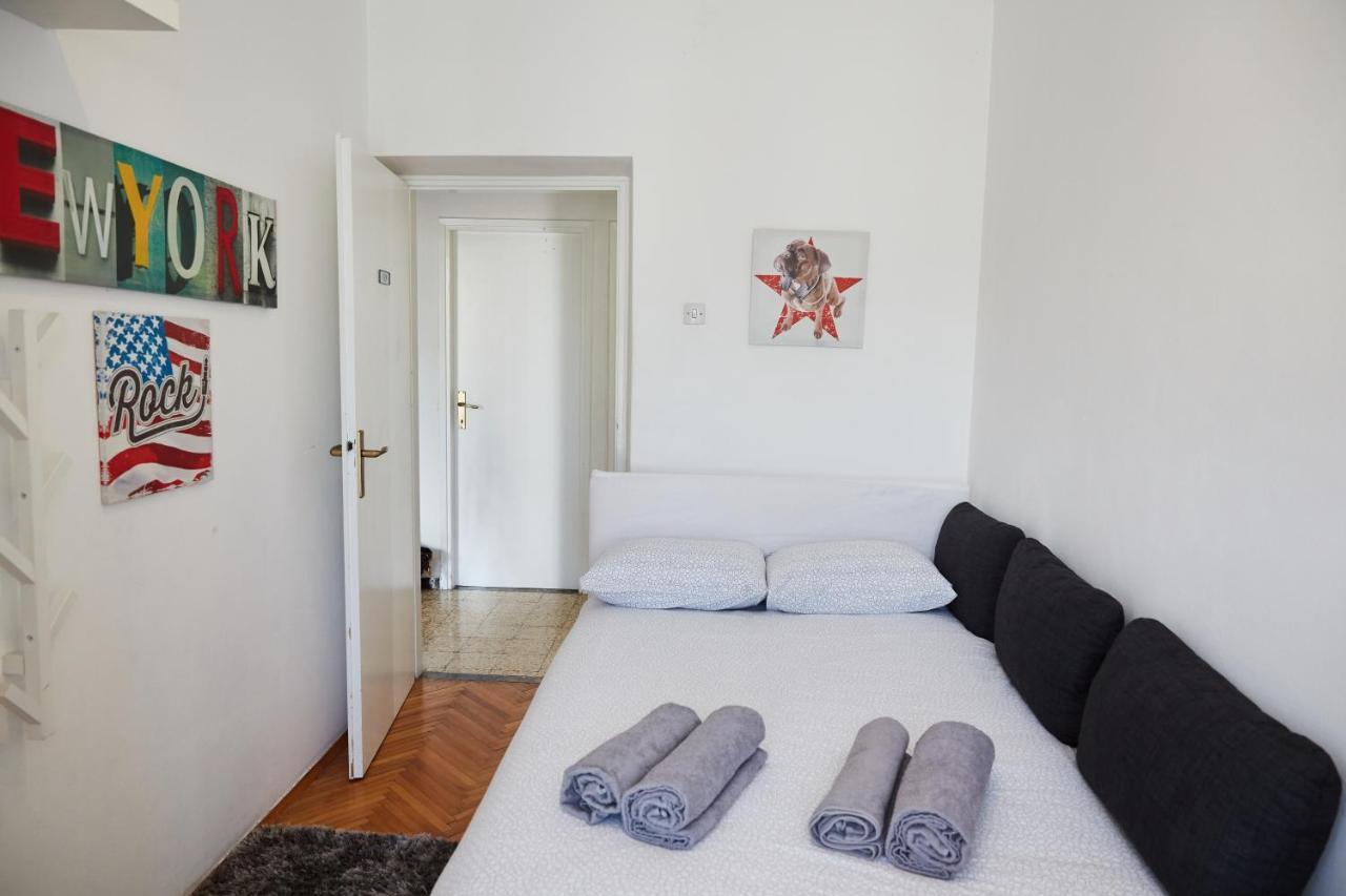 I&m With Private Parking * Split