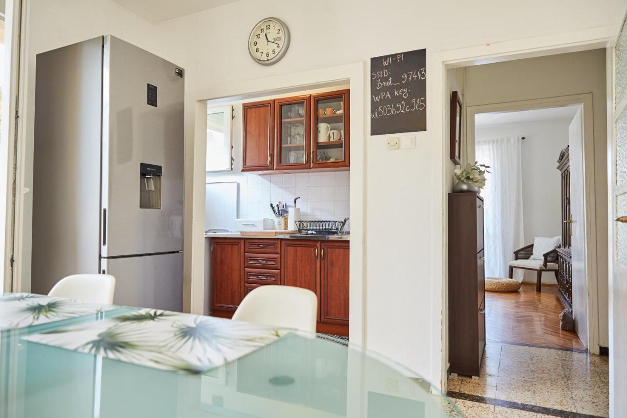 I&m With Private Parking Apartment