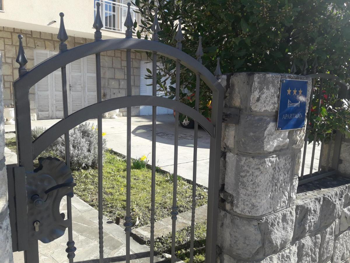 I&m With Private Parking Apartment