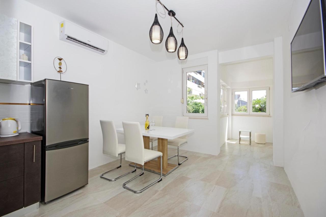Symphony Veranda: Modern, New Apartamento *