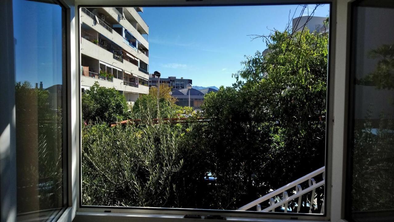 Symphony Veranda: Modern, New Apartamento *