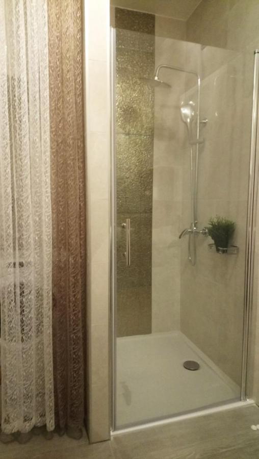 Symphony Veranda: Modern, New Apartamento Split