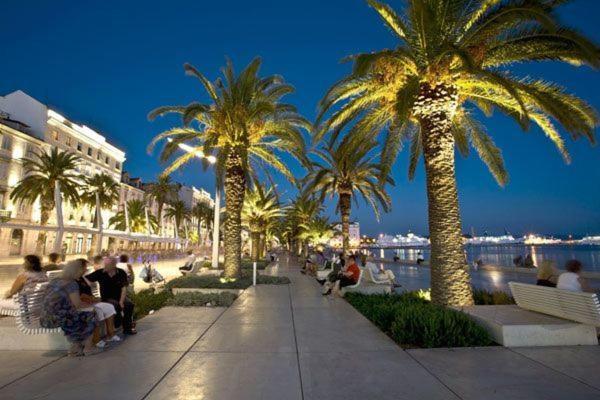 Petra In The Center Of The Split