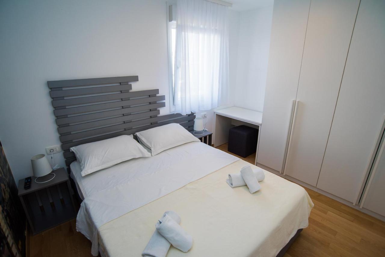 Rafael Apartment Split