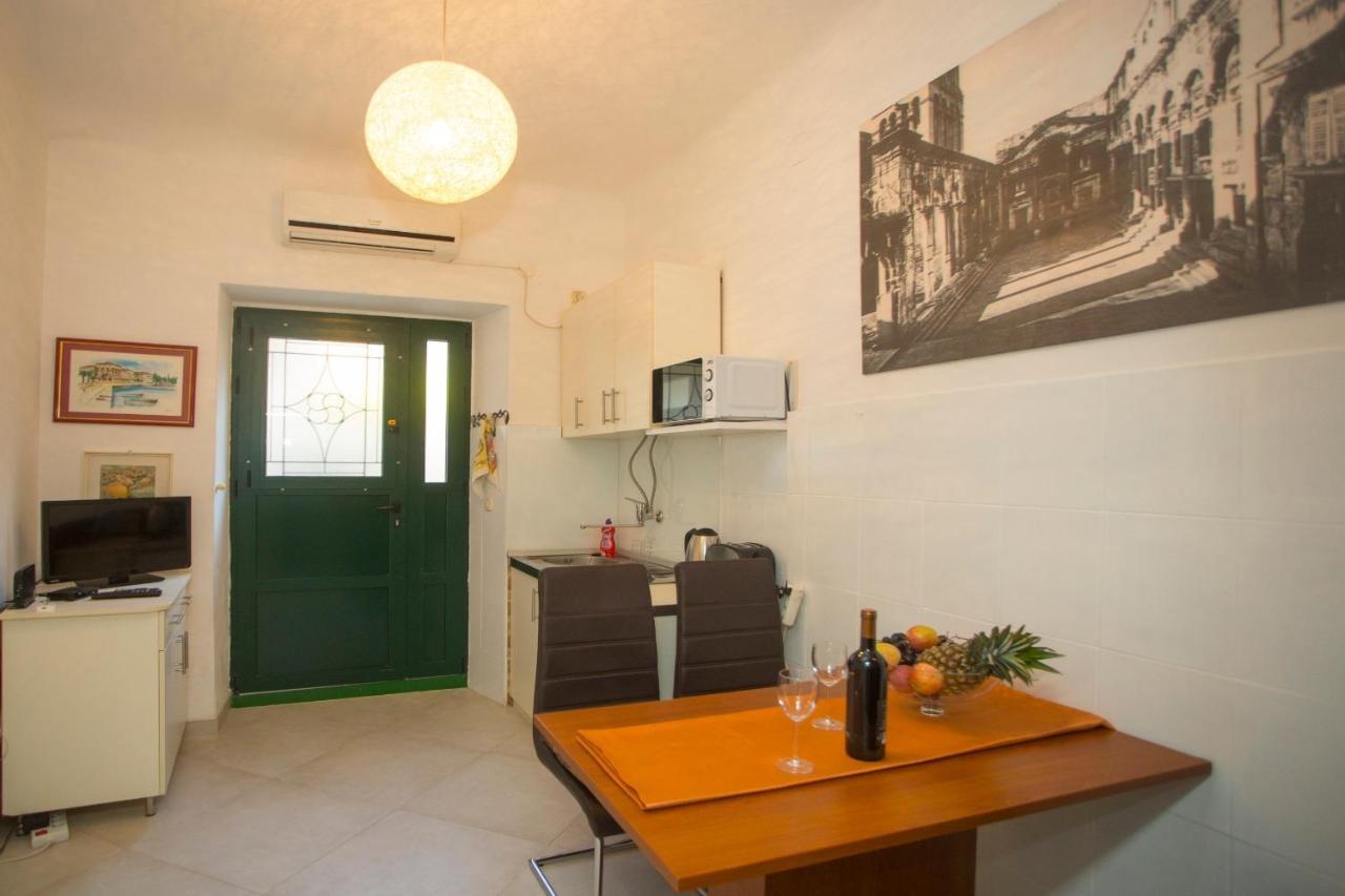 Zdrav - With Big Terrace Apartment