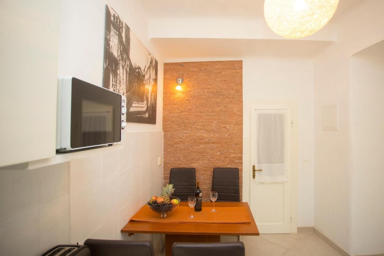 Zdrav - With Big Terrace Apartment Split