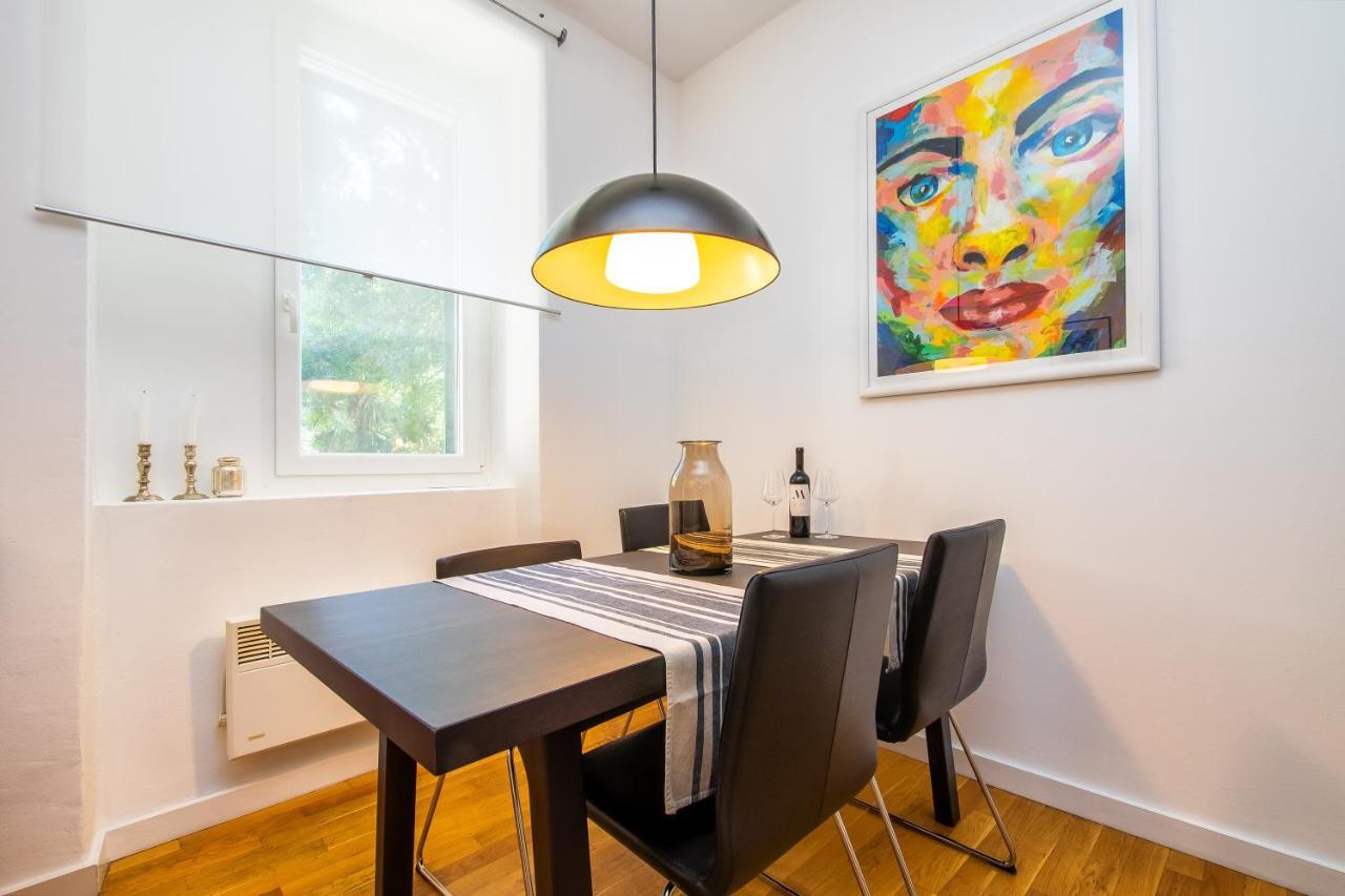 Minimalist Hidden Gem Spacious Flat In Center Apartman Split