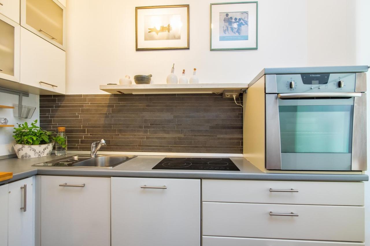 Minimalist Hidden Gem Spacious Flat In Center Apartman