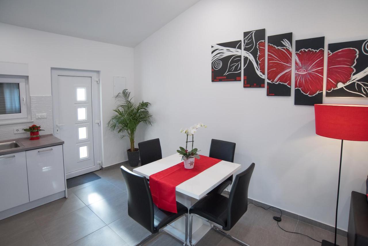 Apartment Marija 2 *